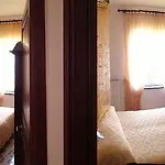 尼多德利雷酒店 *