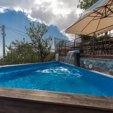 Alloggio per agriturismo Nido Degli Dei *
