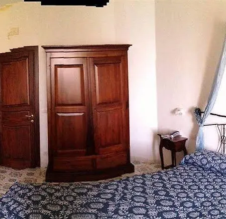 尼多德利雷酒店 * 阿杰罗拉